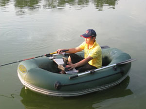 西城充气皮划艇钓鱼